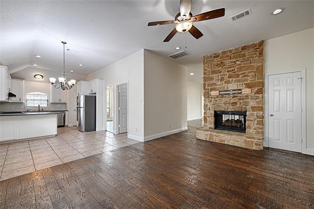Building Photo - 752 Trails End Cir