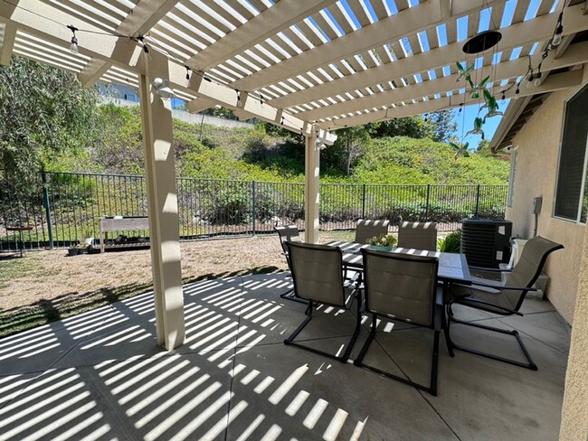 Building Photo - Charming Single-Story Rental in Canyon Cre...