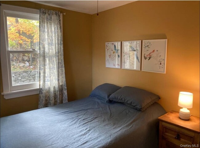 Building Photo - 21 Derussey Ln