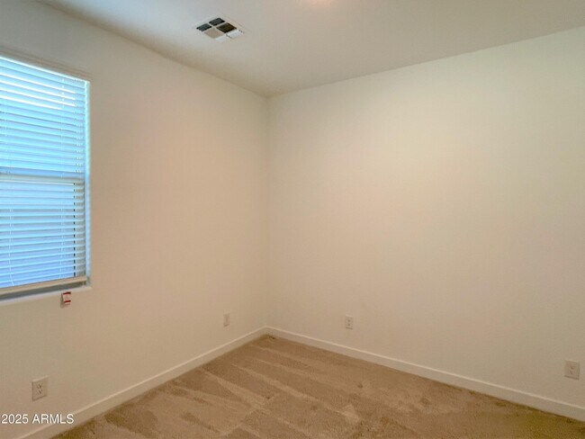 Building Photo - 8958 W Palo Verde Dr