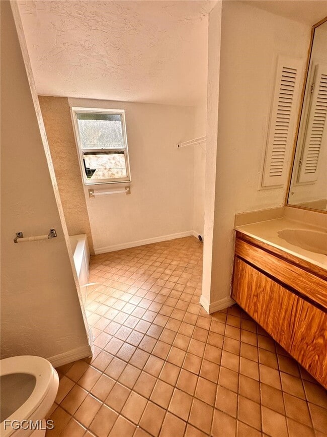 Building Photo - 16363 Teresa Ln