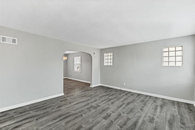 Building Photo - 3443 Lawn Ave