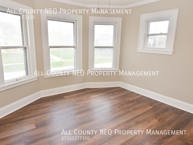 Building Photo - 1224 W Clifton Blvd