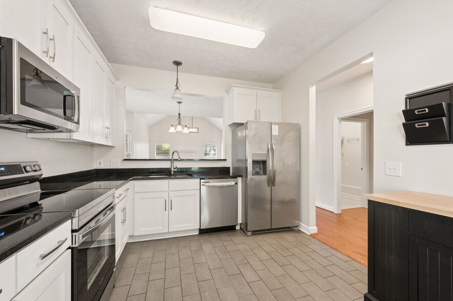 Building Photo - 2741 Rosedale Pl