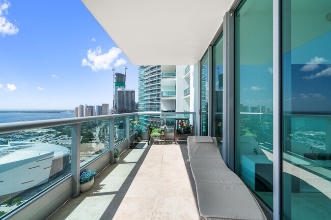 Building Photo - 900 Biscayne Blvd