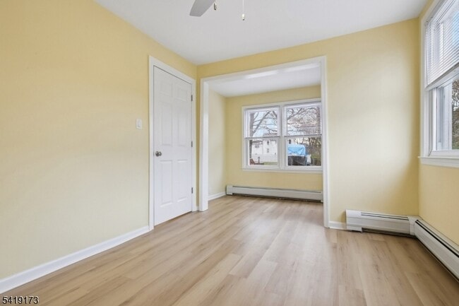 Building Photo - 13 William St