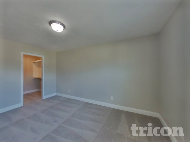 Building Photo - 642 Berry Cir