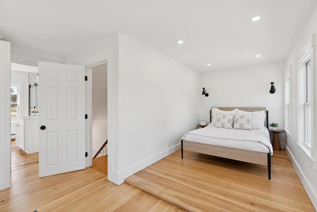 Building Photo - Modern Comfort Meets Country Charm in Cumb...