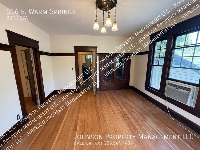 Building Photo - 516 E Warm Springs Ave