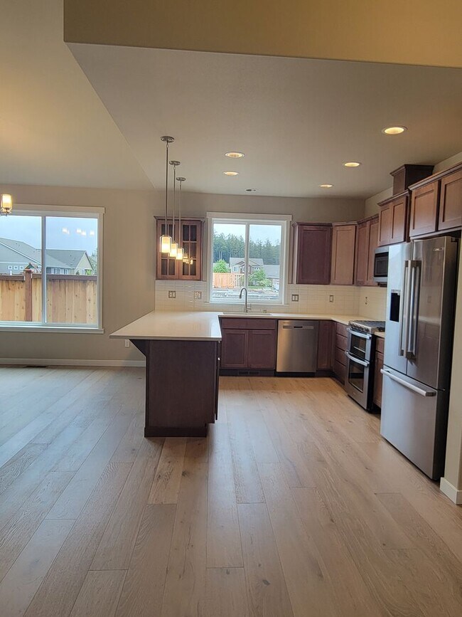 Building Photo - Brand new 2 bedroom home + den