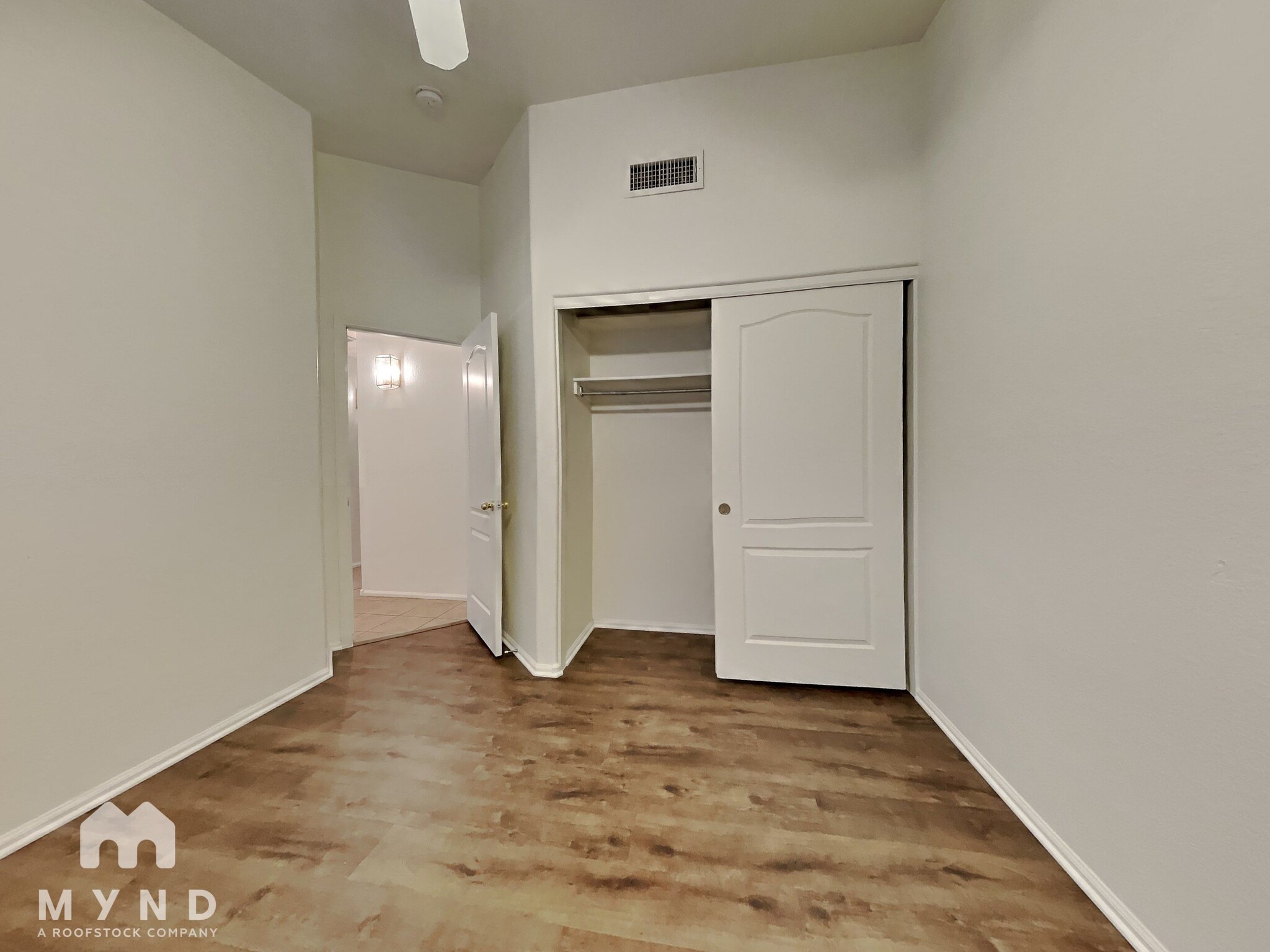 Building Photo - 542 N 169th Ave
