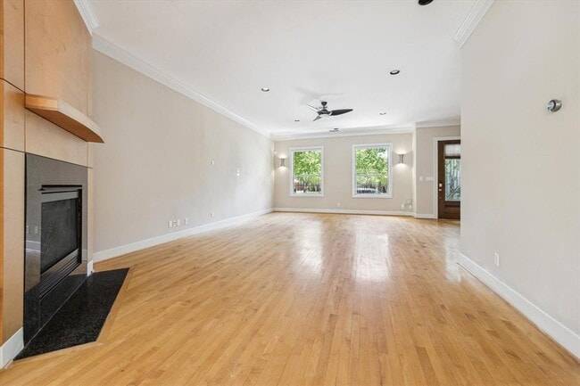 Building Photo - 5512 Val Verde St