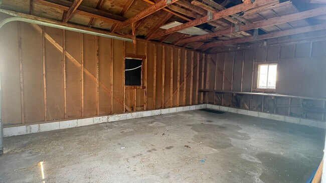 Building Photo - Freshly Updated Rancher w/ Detached Garage!!