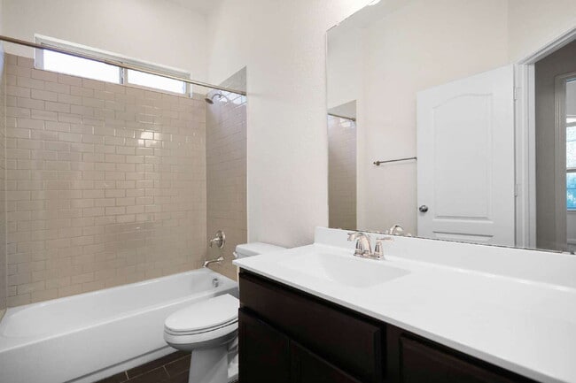 Building Photo - "Charming 3-Bedroom Oasis with 2 Baths in ...