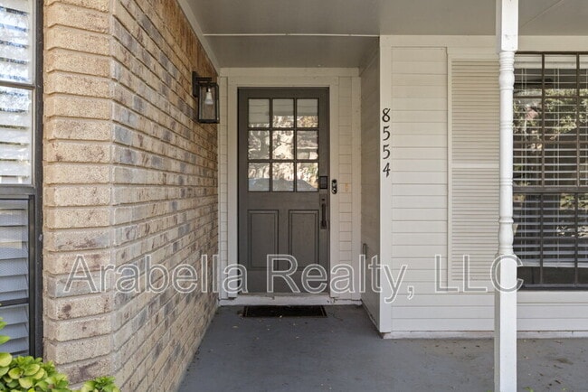 Building Photo - 8554 Timber Lodge