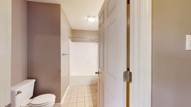 Building Photo - Highly Desirable 3-Bedroom Home with Modern Comforts.