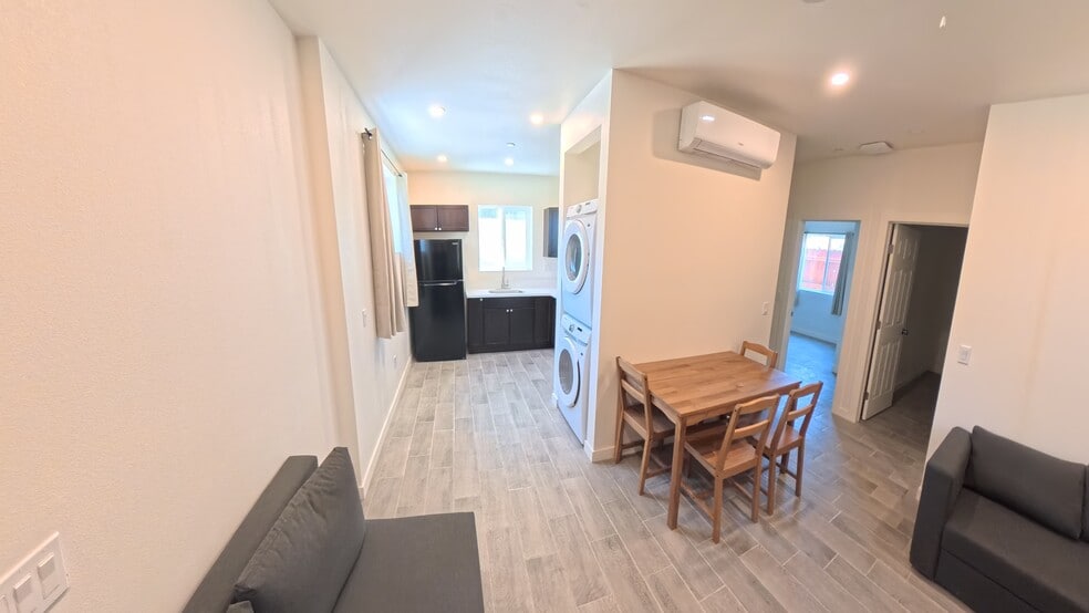 Building Photo - 855 Winston Dr