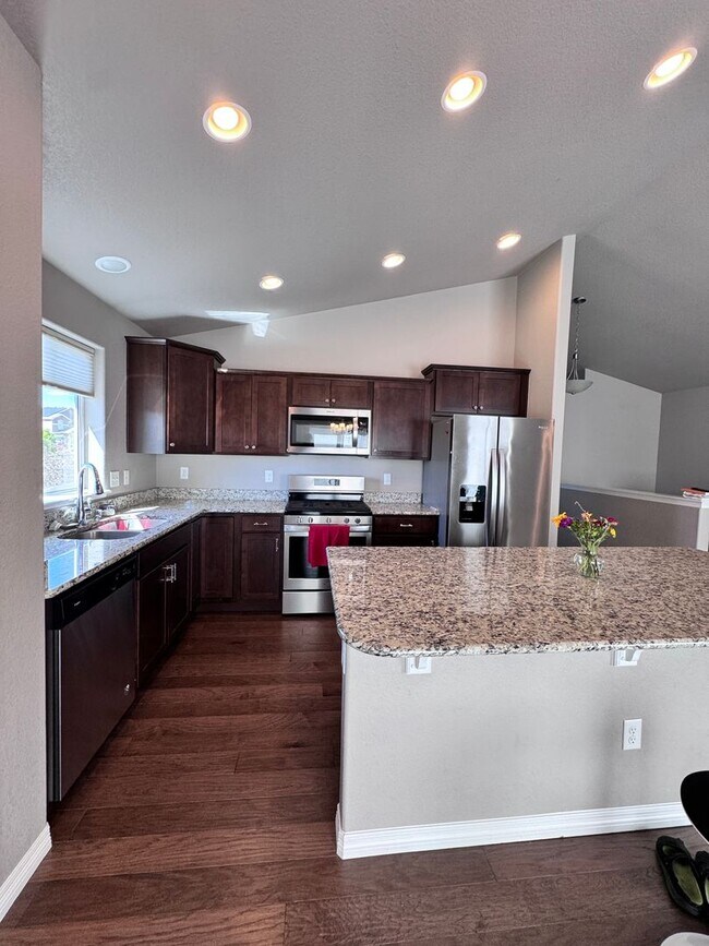 Building Photo - Gorgeous newer home in Timnath