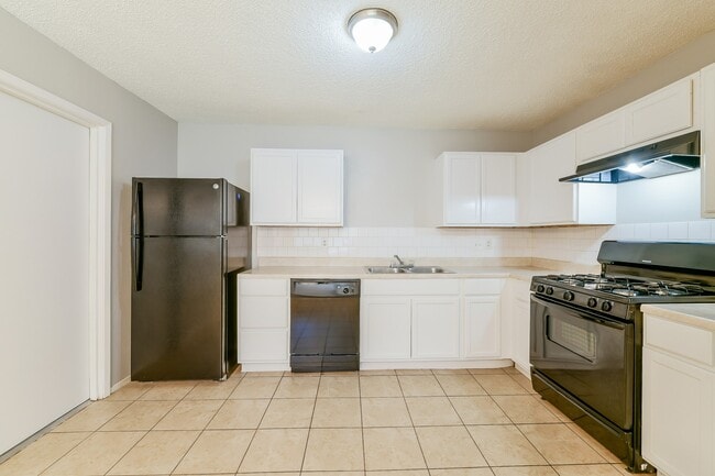 Building Photo - 13630 Alon Ln