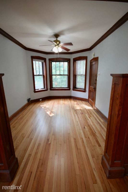 Primary Photo - 3913 N St Louis Ave