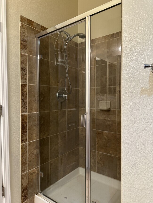 Building Photo - Lathrop 5 Bedroom 3 Bathroom Home