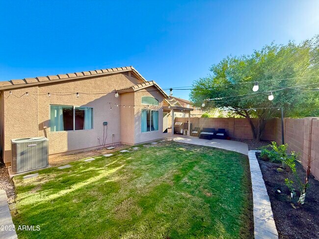 Building Photo - 13737 W Berridge Ln