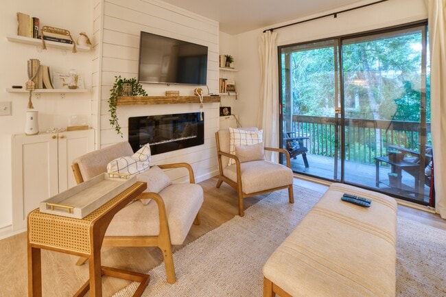 Primary Photo - 2743 Forest Ridge Dr