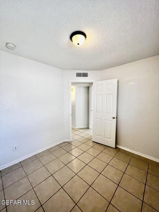 Building Photo - 12752 Tierra Salas Dr