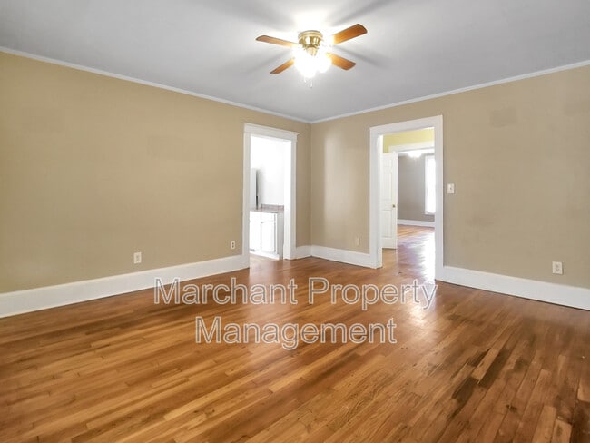 Building Photo - 522 Perry Ave