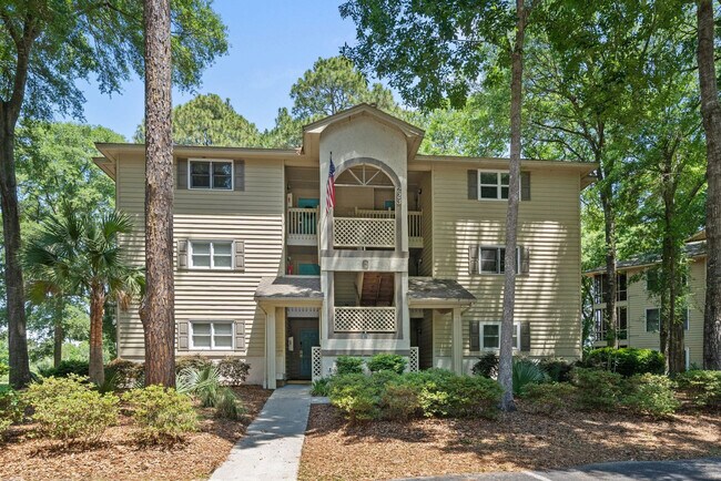 Building Photo - 223 Clubhouse Rd