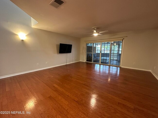 Building Photo - 11306 Lake Mandarin Cir E