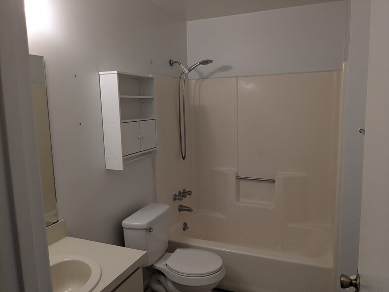 Building Photo - 5663 Struthers Ct