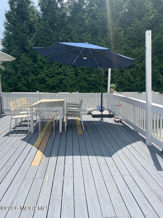 Building Photo - 35 Fairway Ave