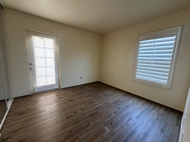Building Photo - 45270 Sunbrook Ln
