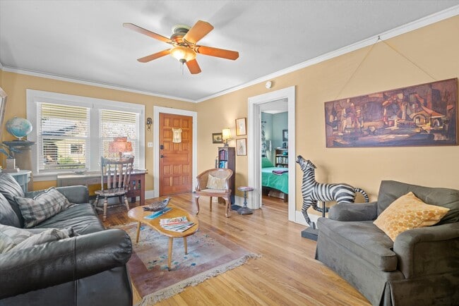 Building Photo - 840 N Farragut St