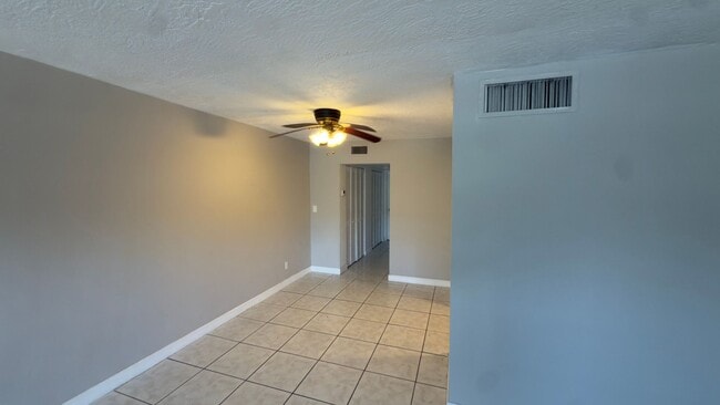 Building Photo - Spacious 1-Bed Condo in Sutton House – 974 SF, East of Biscayne