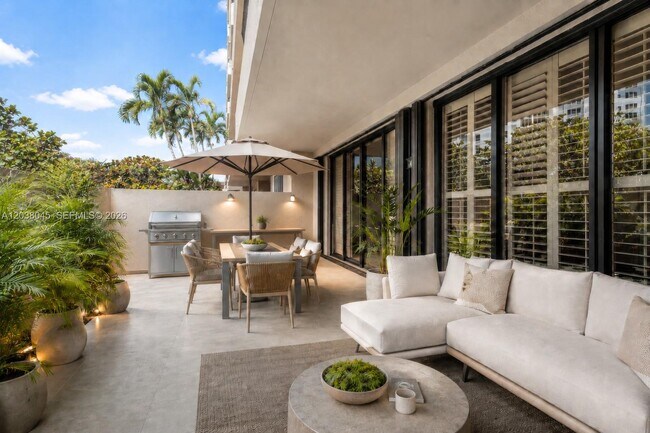 Building Photo - 251 Crandon Blvd