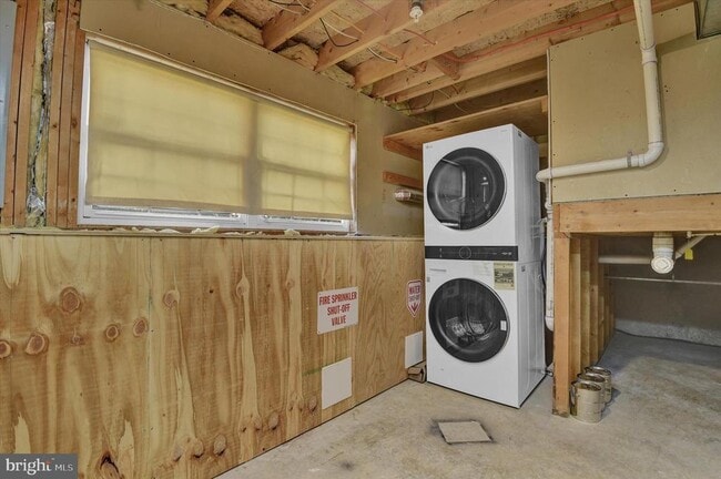 Building Photo - 658 Boxwood Dr