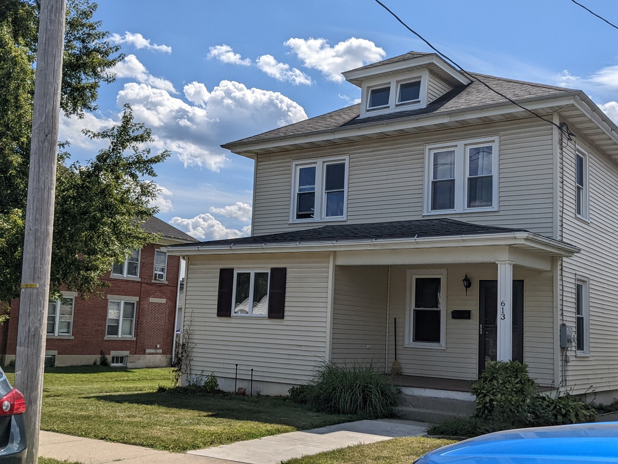 Lower unit for rent - 613 N Chestnut St