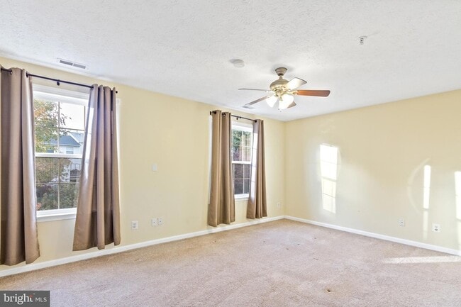 Building Photo - 520 Buckstone Garth