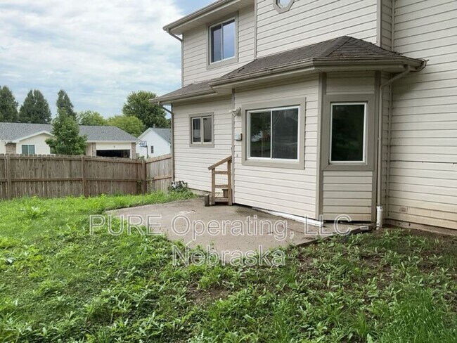 Building Photo - 1008 E Aberdeen Dr