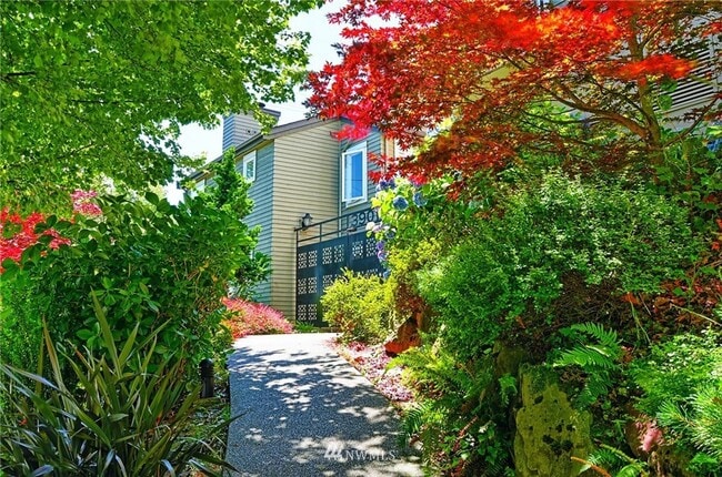 Primary Photo - Fremont – Updated 2 Bedroom / 1 Bath Condo...