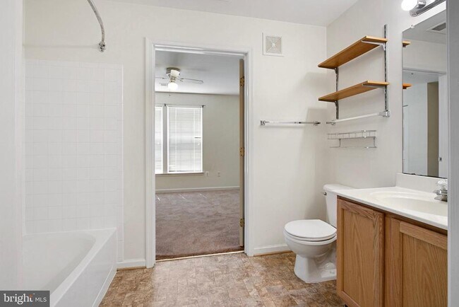 Building Photo - 502 Bradley Ct