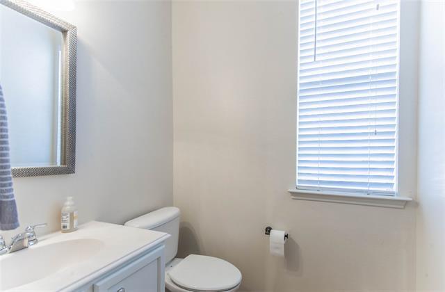 Building Photo - 2212 Canterbury Park Dr