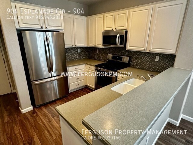 Building Photo - Move In Ready Folsom Home with Greenbelt V...