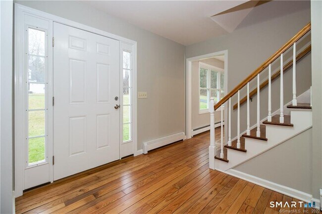 Building Photo - 2 Saddle Ridge Rd