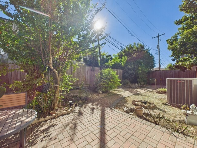 Building Photo - 3811 Jack St