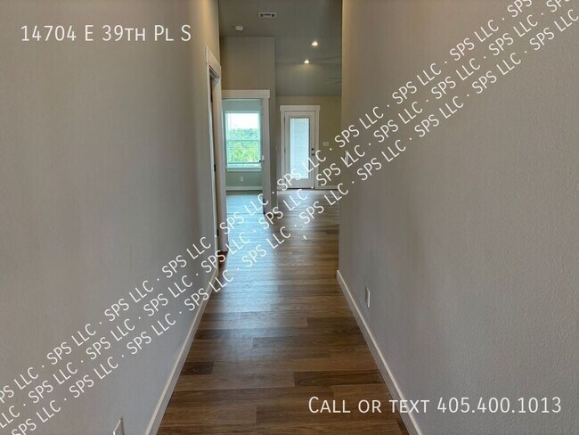 Building Photo - 14704 E 39th Pl S