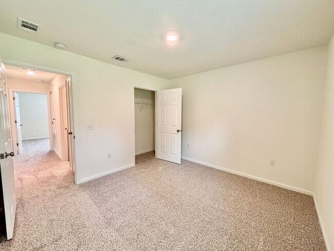 Building Photo - 7812 Maxton Rd