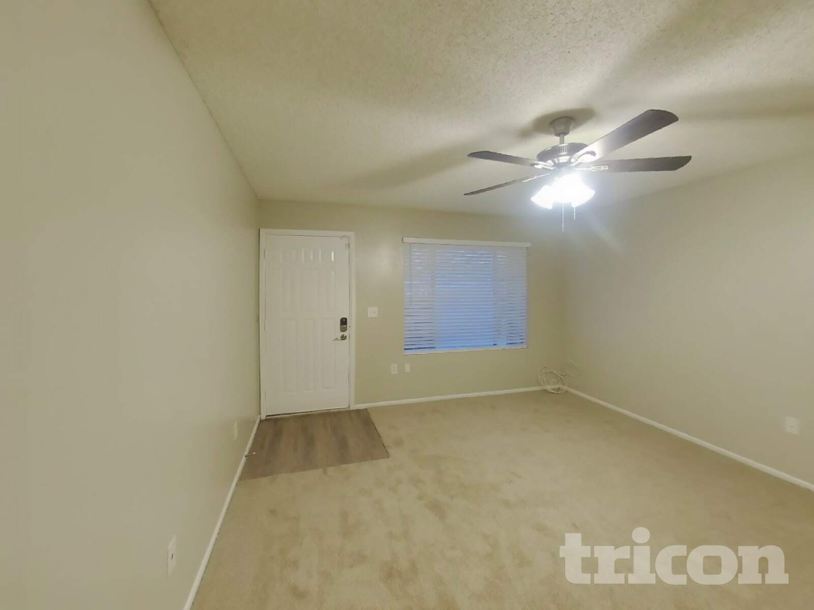 Building Photo - 828 N Pine Ct